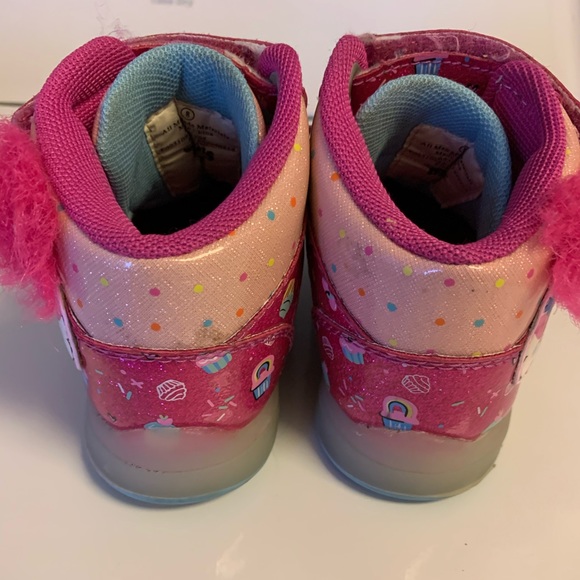 Size 8 Trolls Toddler High top shoes - Picture 2 of 3
